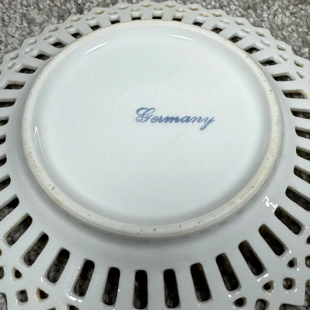 Germany Reticulated Porcelain Plate Courting Couple Floral Dish Gold Lattice‎